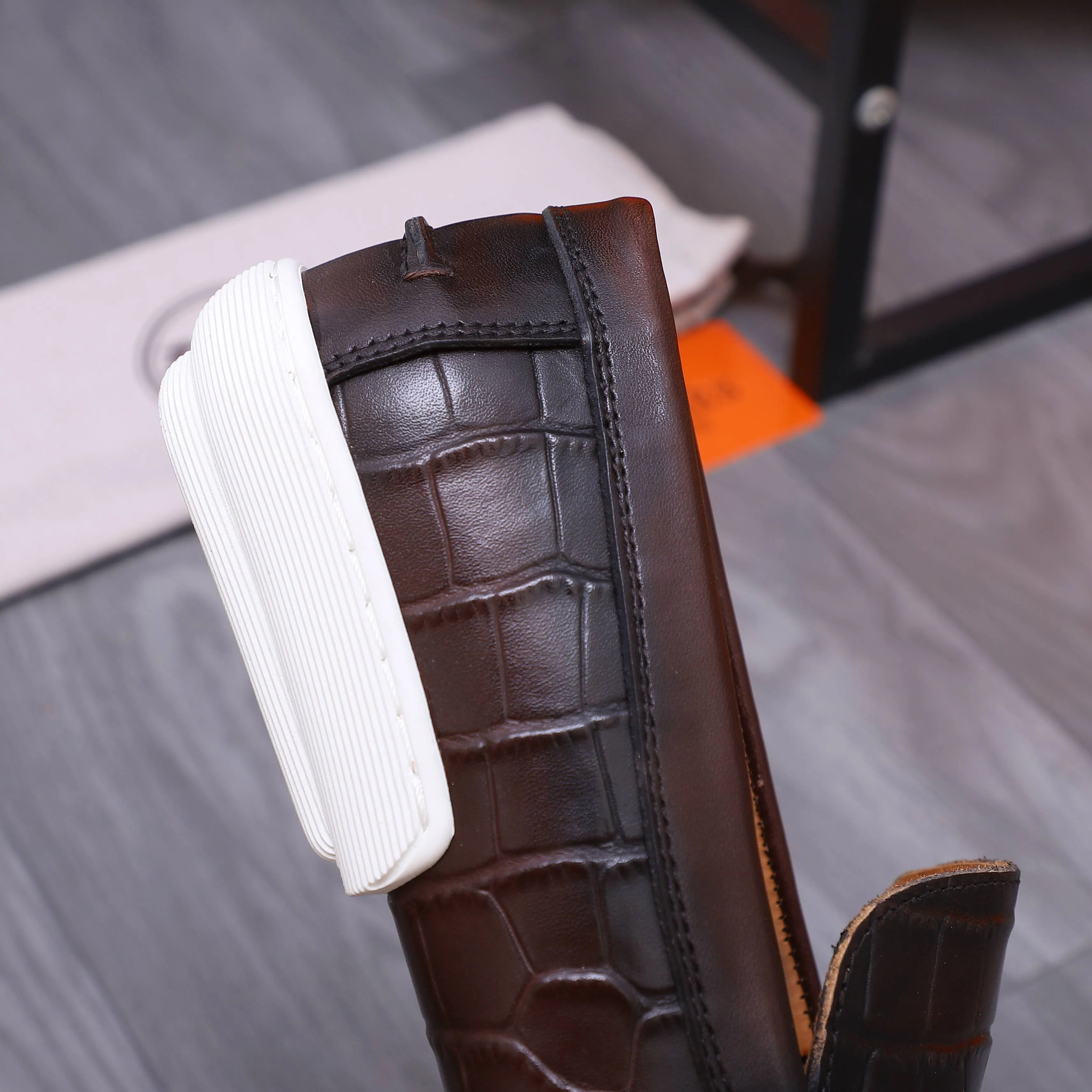 Men's shoes 💰500 Product trademark: HERMES "Hermes" casual slip-on leather shoes Regular size: 38-46 (45.46 custom-made, non-returnable) Product materials: Selected high-quality stone grain cowhide upper, cowhide lining, original outsole